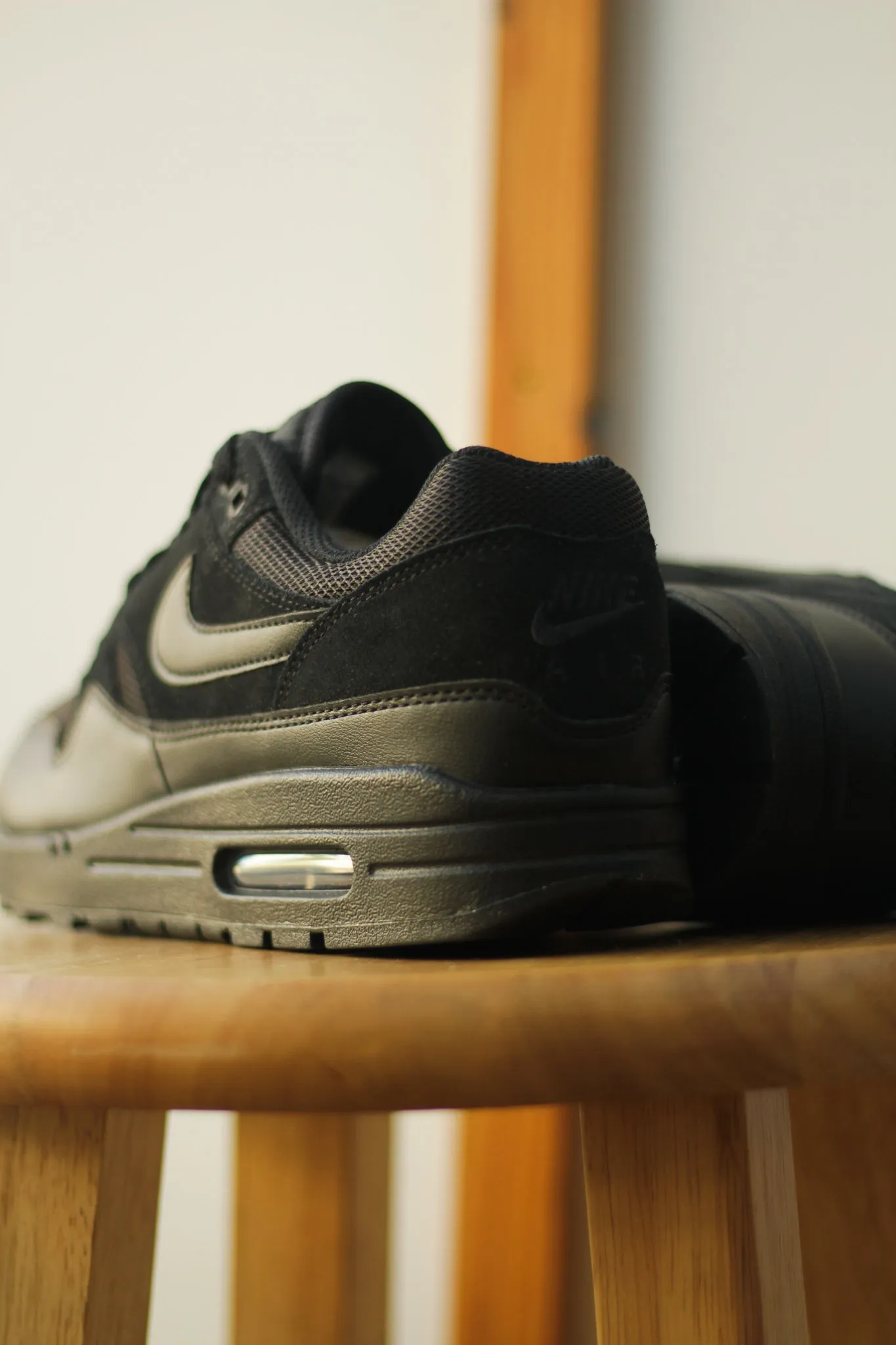 AIR MAX 1 ESS "BLACK"