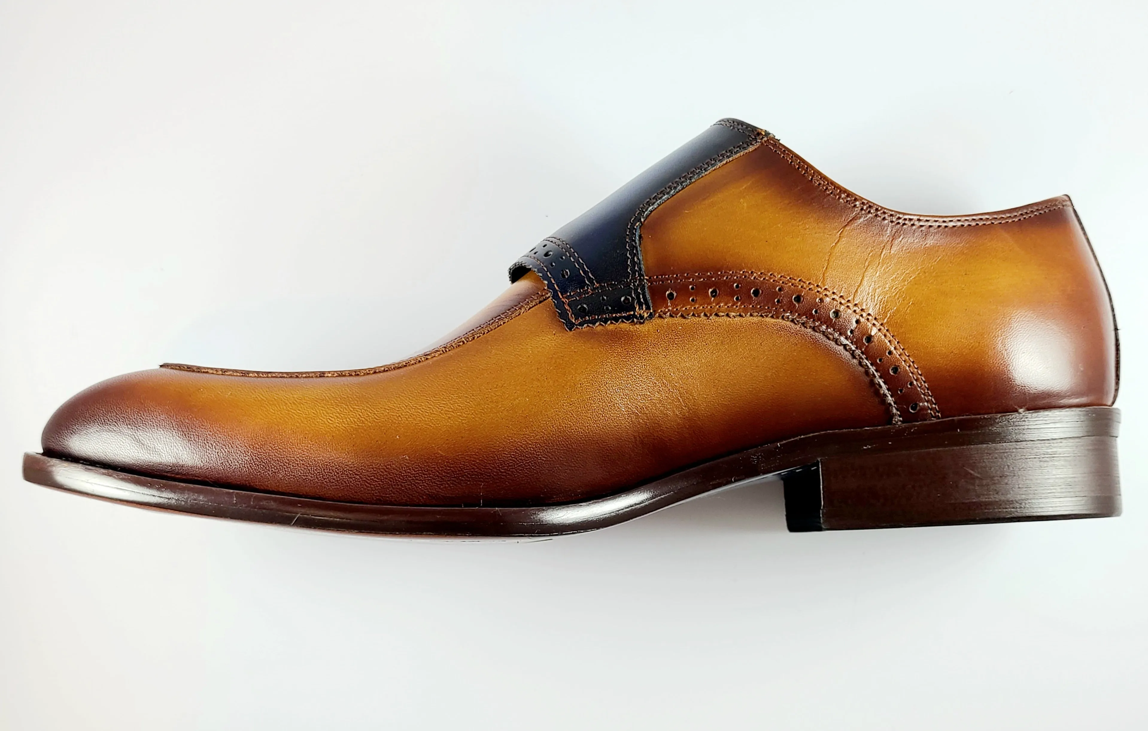 Carrucci Two Tones Side Strap Shoes