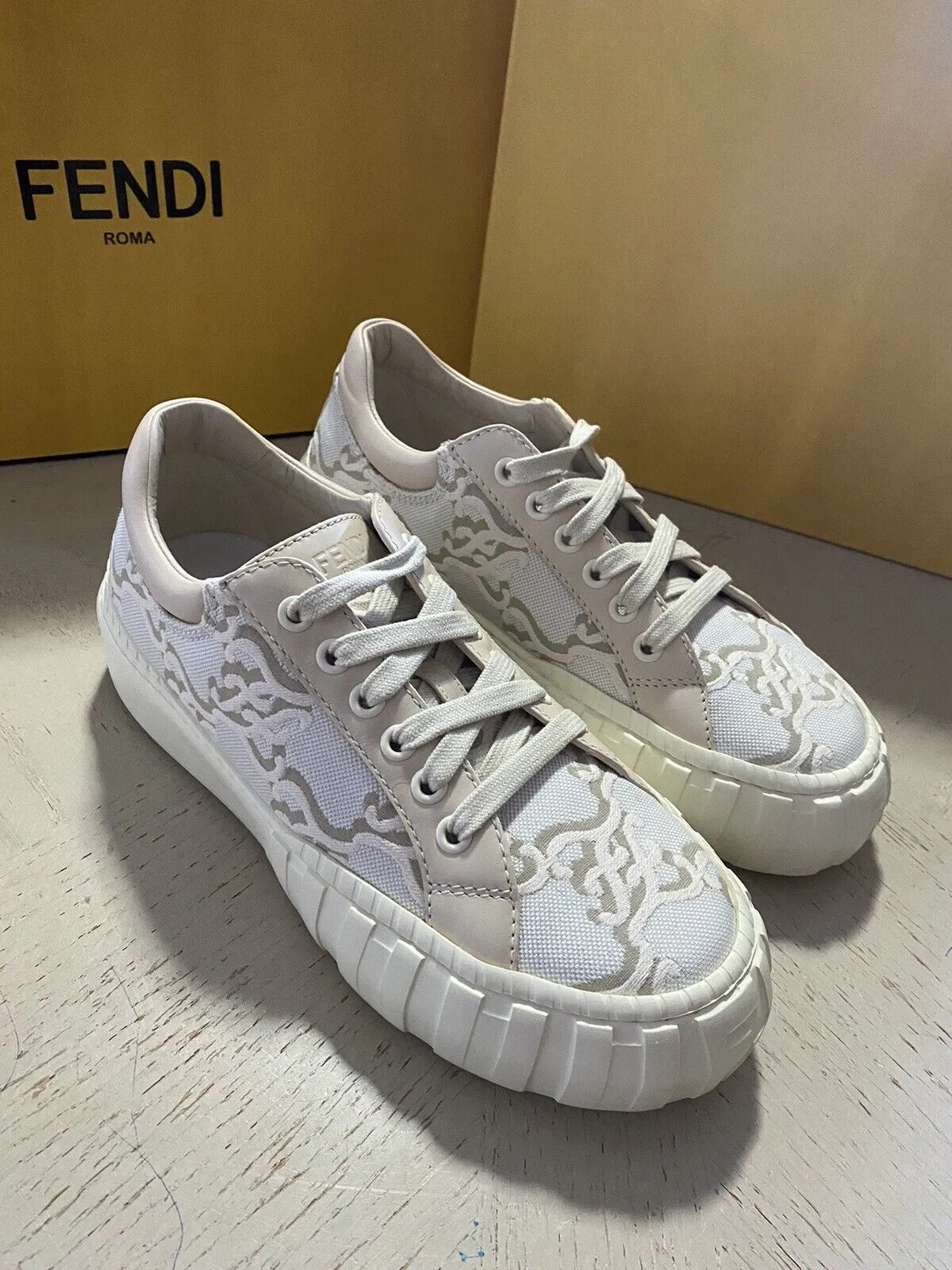 NIB $770 Fendi Women’s Canvas/Leather Logo Sneakers Shoes Camelia 10.5/40.5 Eu