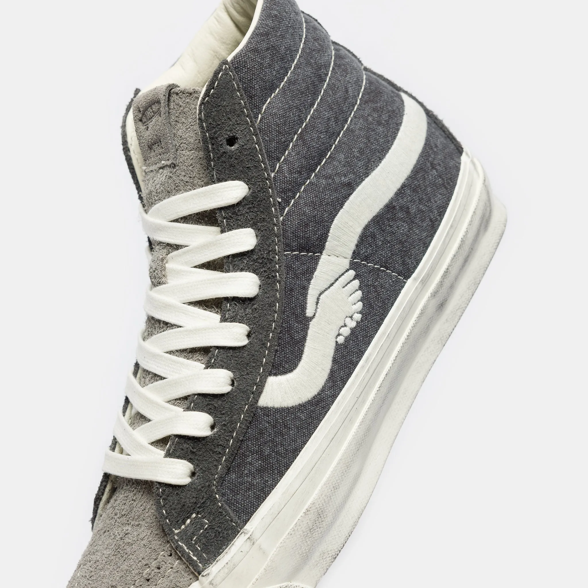 Notre LX Sk8-Hi Reissue 38 Sneaker in Raven