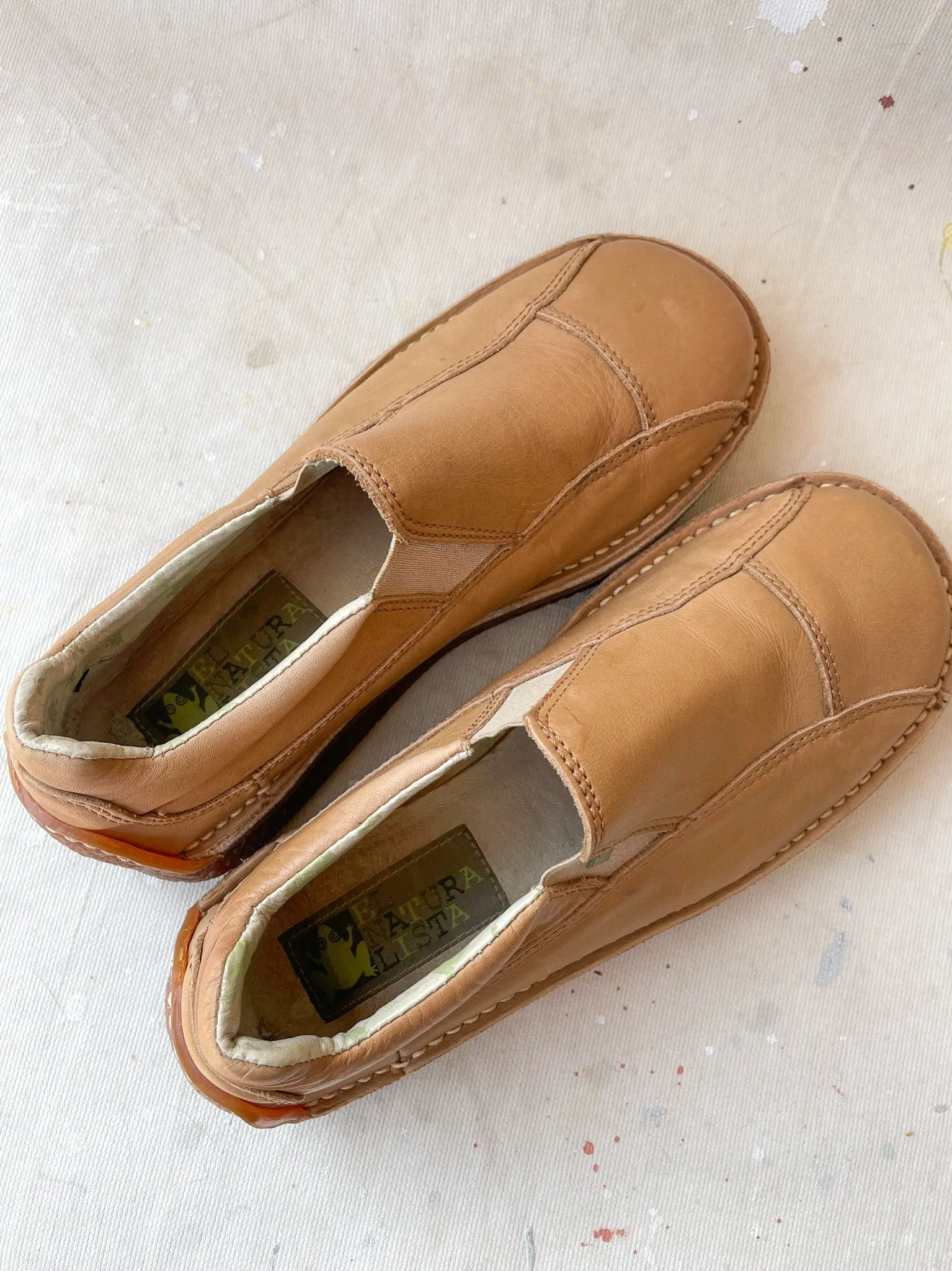 SLIP ON LEATHER SHOES—[7W]