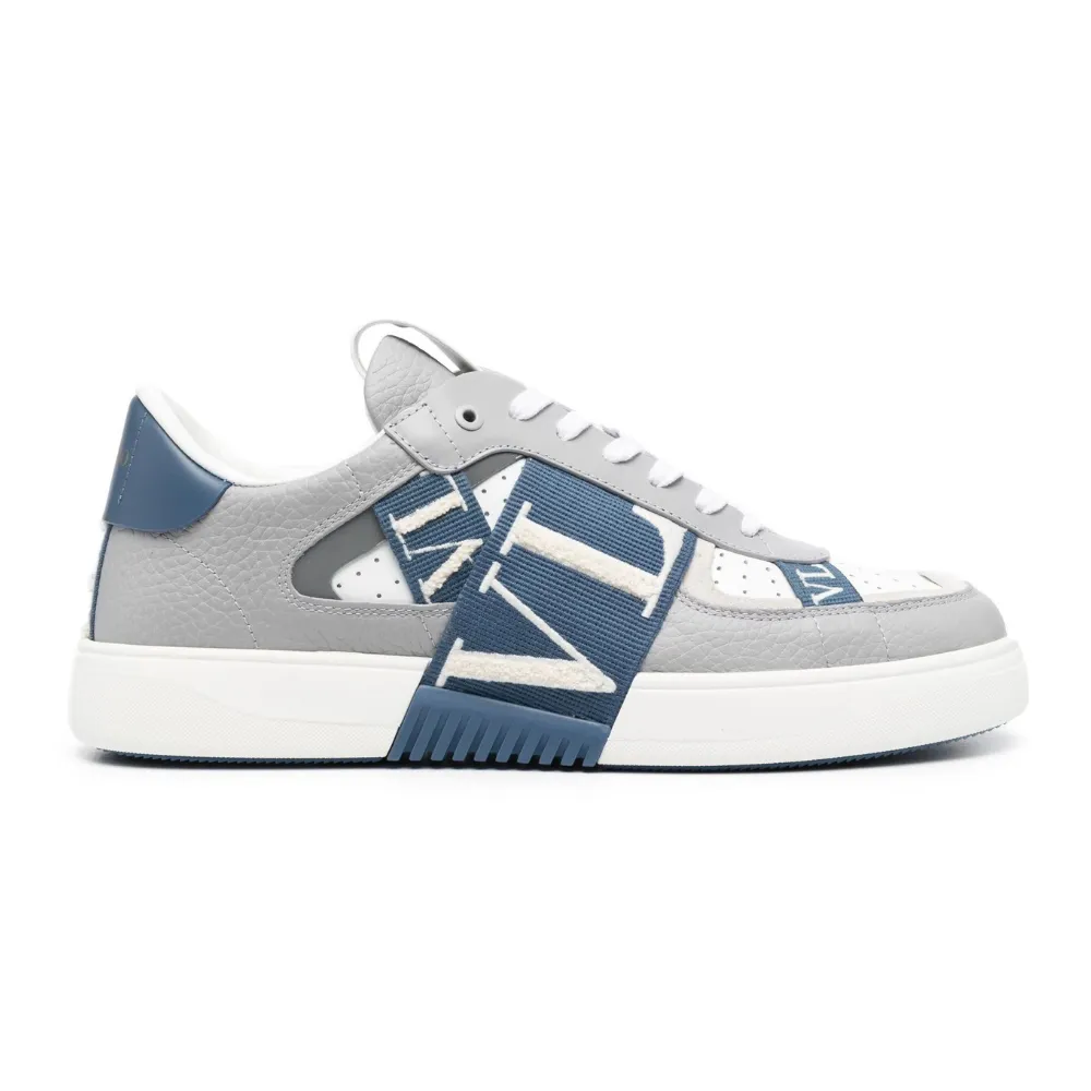 VL7N Low Top Sneakers