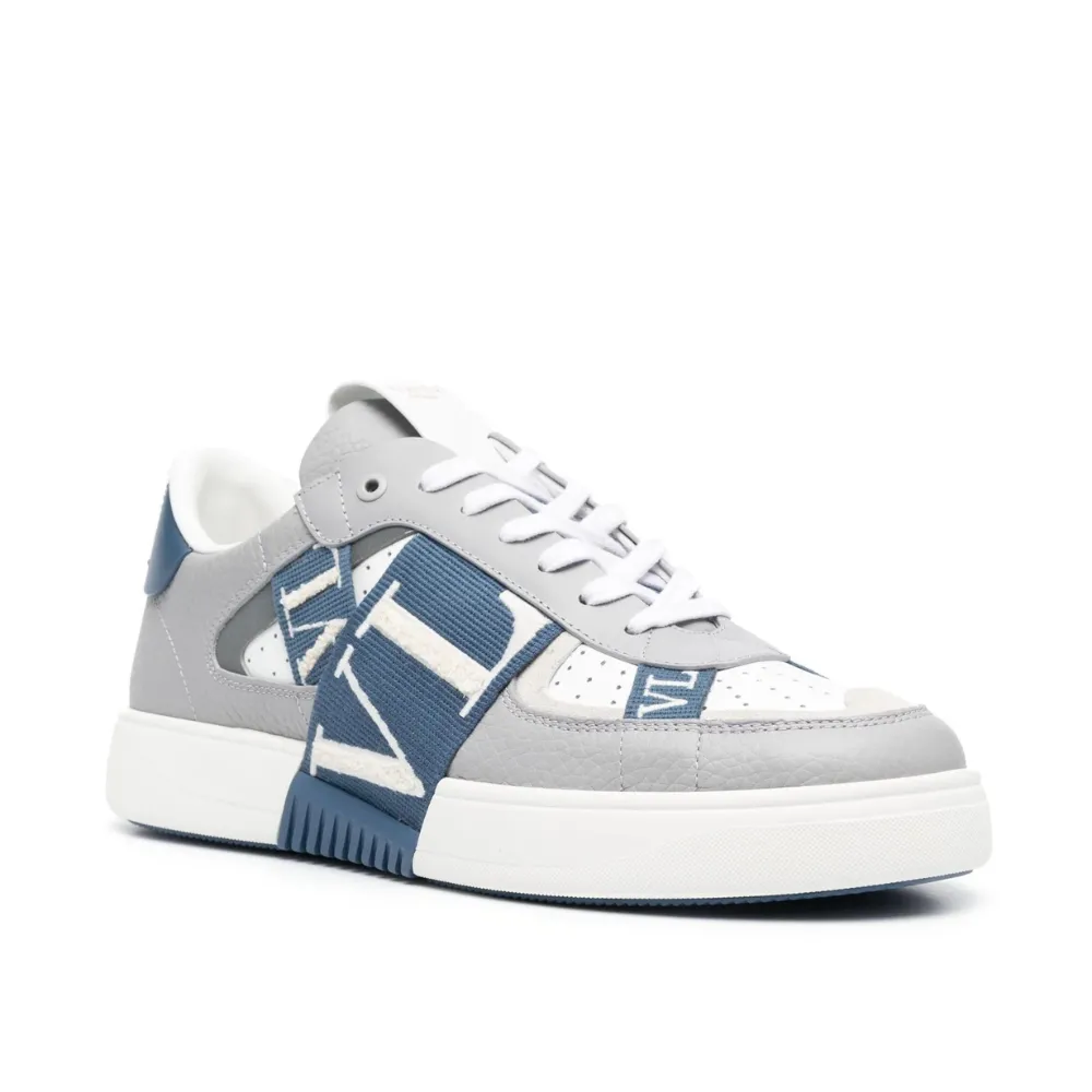 VL7N Low Top Sneakers