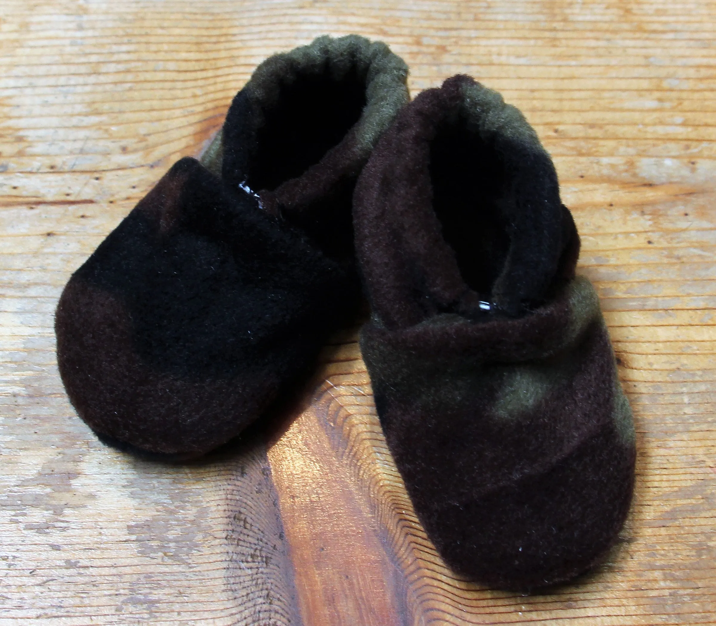 Wolfe Fleece Baby Booties